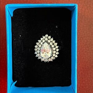 Vintage Size 8 CZ silver tone tear shaped cocktail ring - needs cleaning